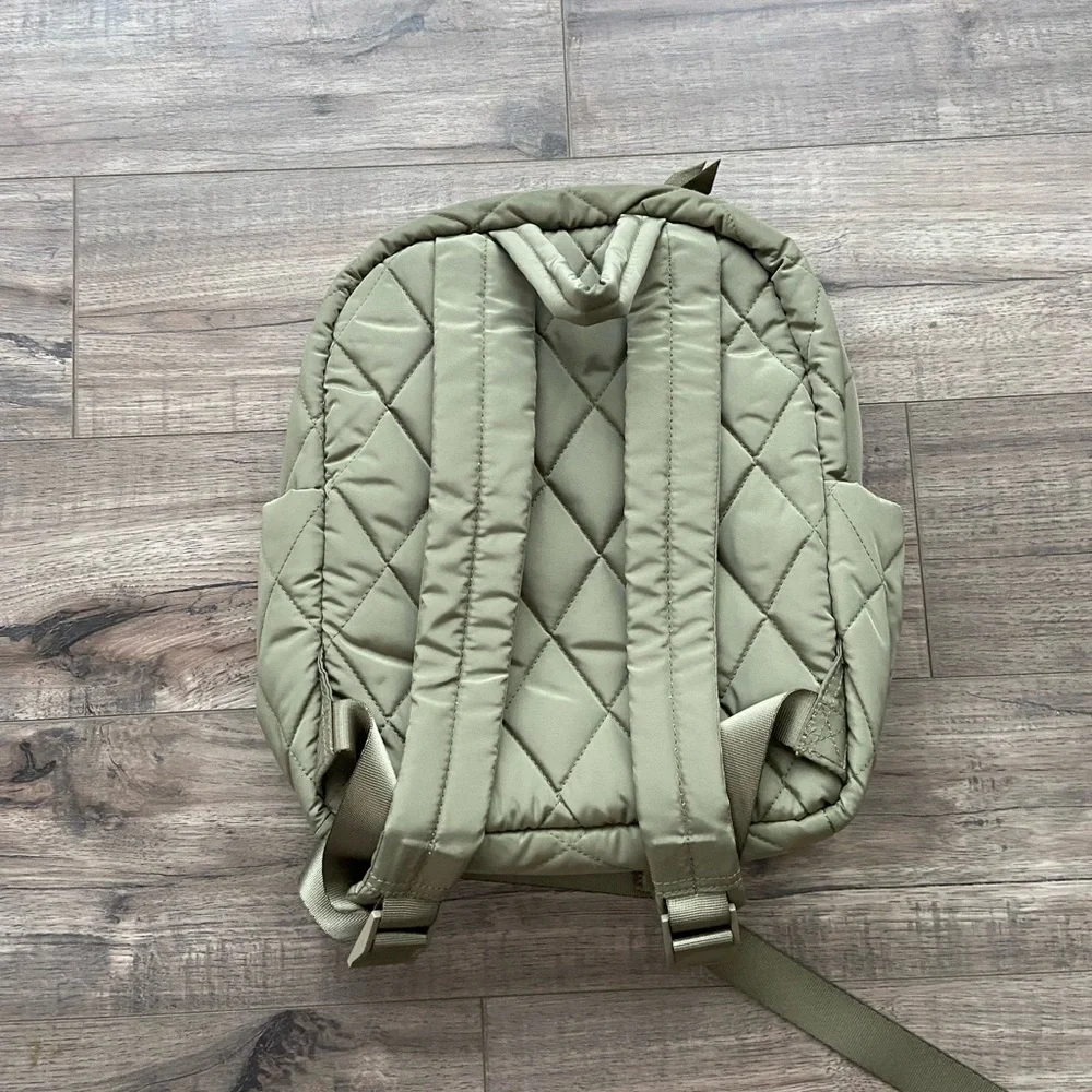 Vera Bradley Ultra Light compact book bag - Picture 2 of 3